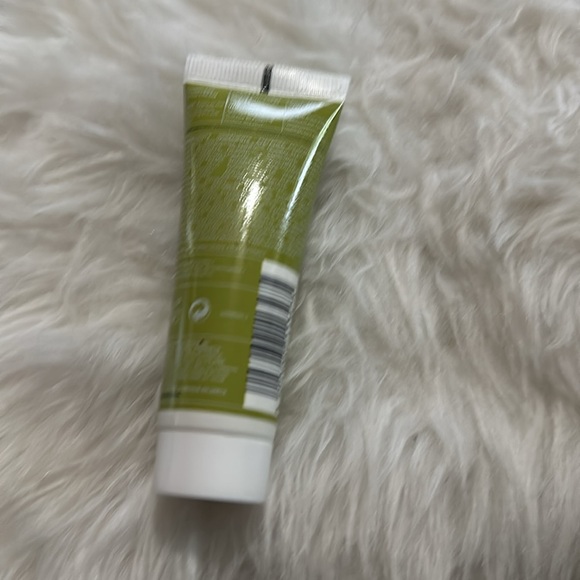 Korres Santorini Grape Poreless Skin Cream - Picture 2 of 2